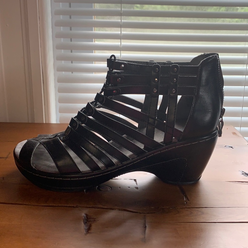 JBU sandal